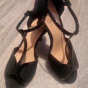 Womens heels - perfect condition - Size 5